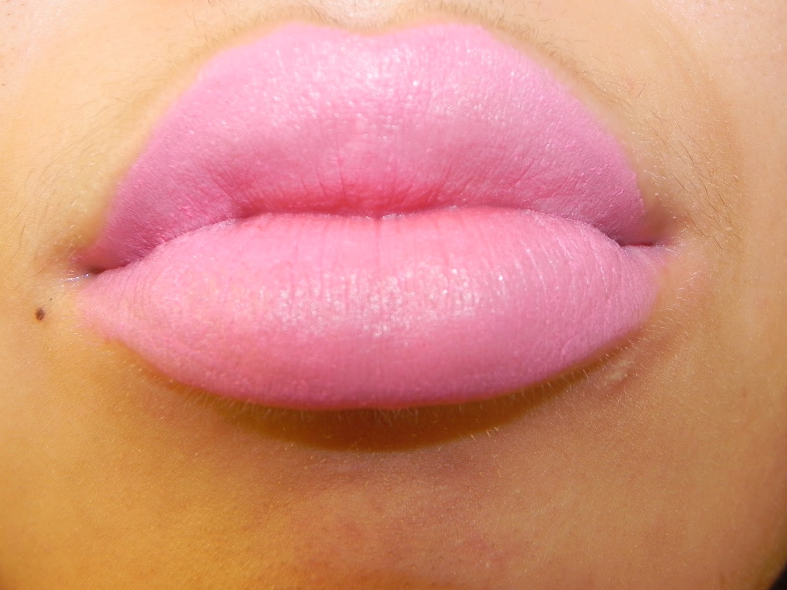 Kouture Kisses: Nicki Minaj Pink 4 Friday Lipstick Review