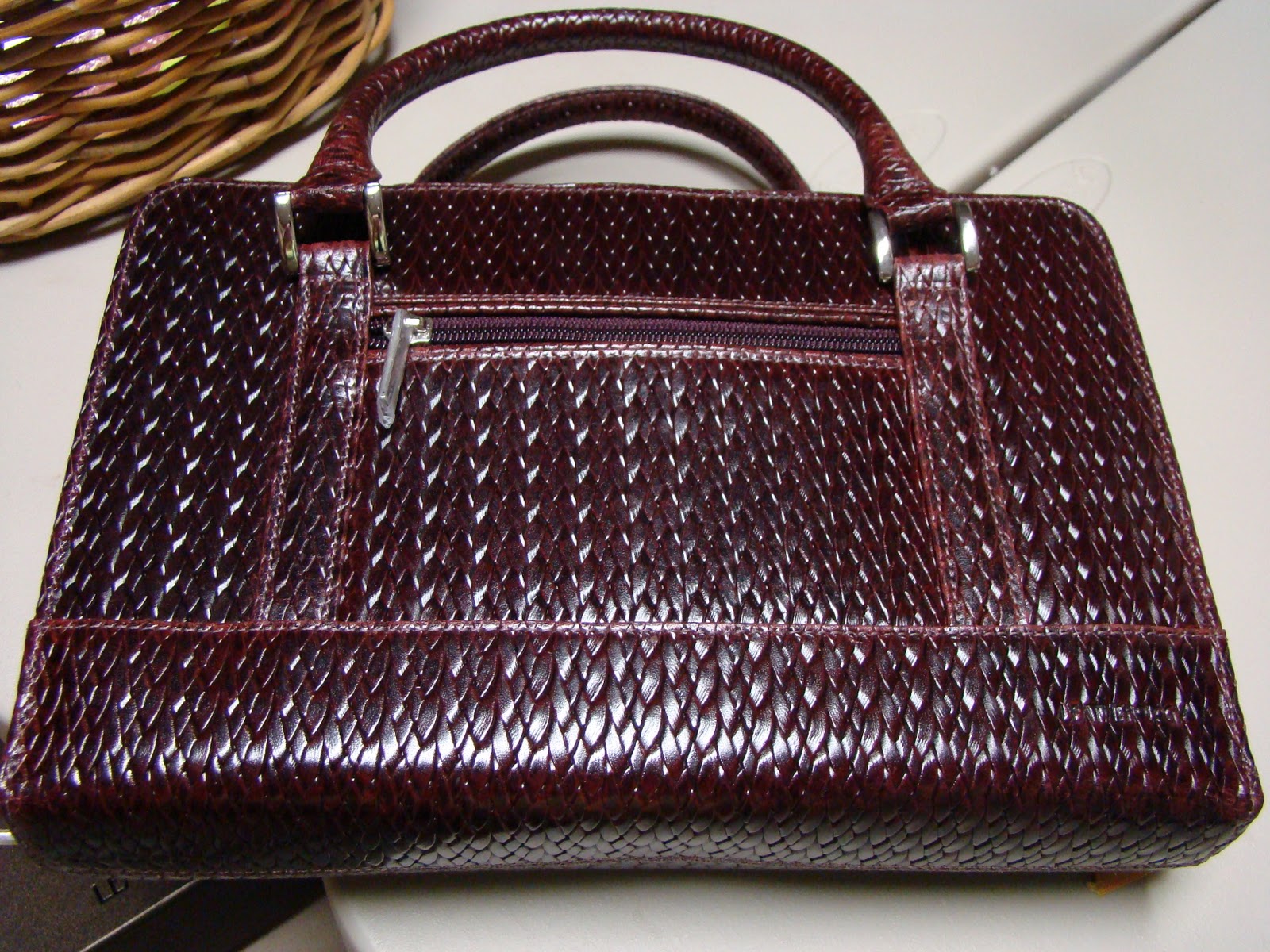 At the Fence Leatherology Bible Purse Review!