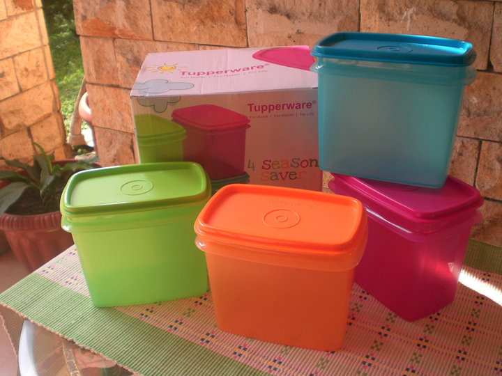 http://1tupperware.blogspot.com/2010/11/tupperware-4-season-saver.html