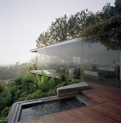 Architect John Lautner