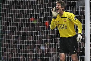 edwin van der sar want new contract manchesterunited-fansclub.blogspot.com