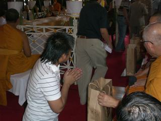 [=?windows-874?B?4sOn4KggodSoocPDwTEwMS5qcGd=?=-764485]