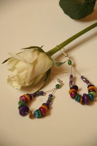 Kolorowe-małe masy perłowe w połączeniu z koralikami szklanymi, dł.ok. 5cm