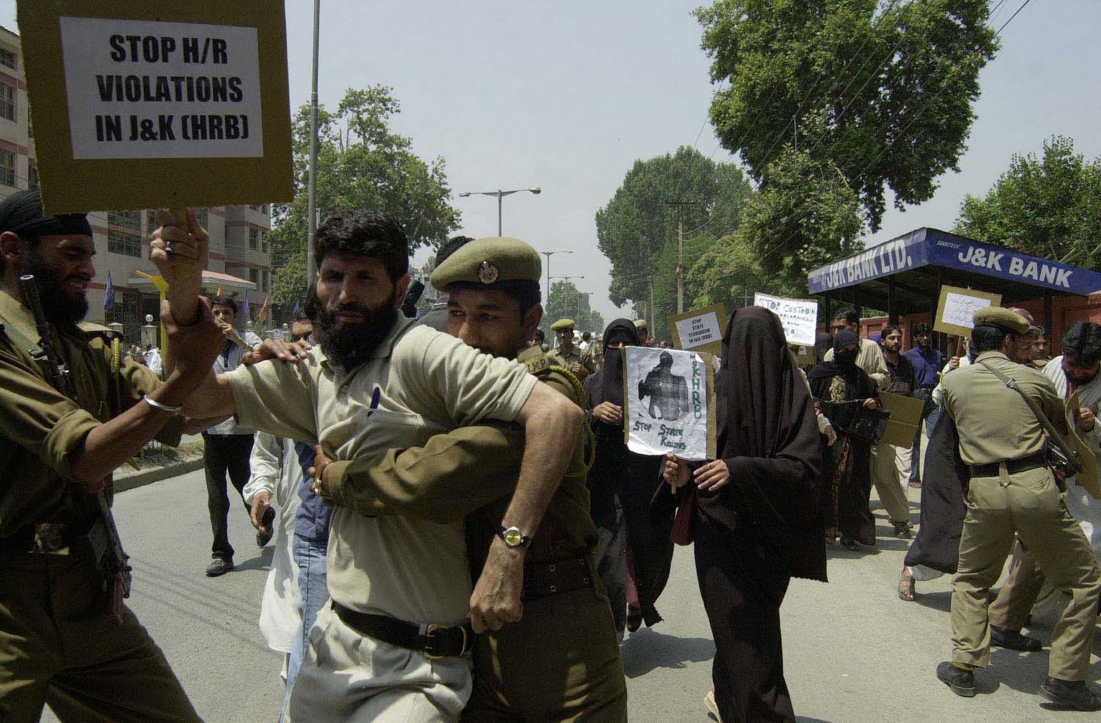 World Problems THE KASHMIR PROBLEM