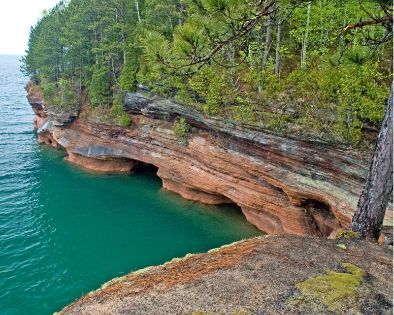[ApostleIslandsNationalLakeshore.jpg]