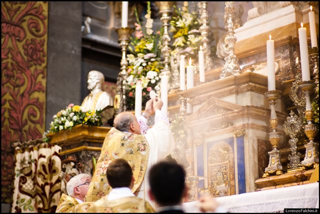 [FisichellaWeihe3.jpg]