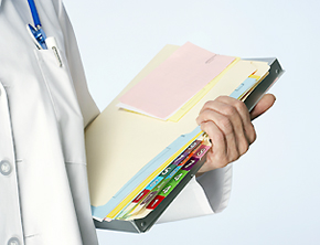 [medico_carpetas.jpg]
