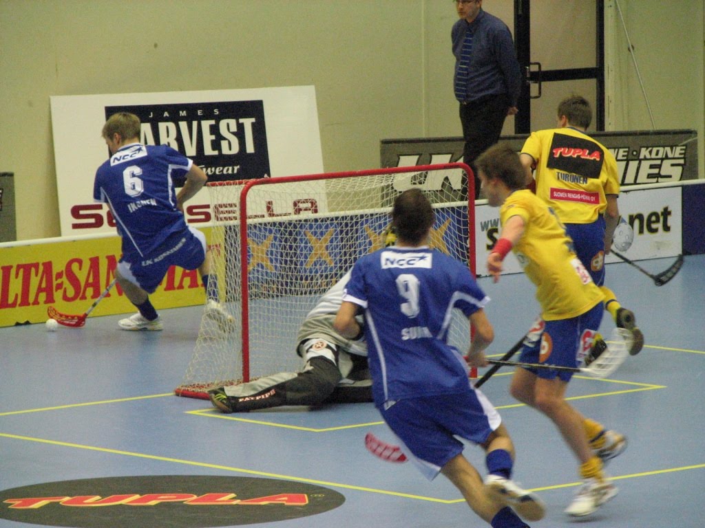 [Floorball_Game_2.JPG]