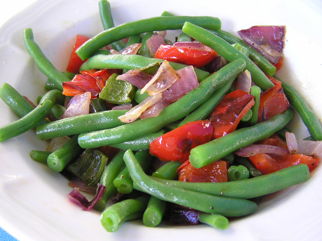 Sweet Luvin' In The Kitchen Fresh Green Beans with Roasted Peppers and