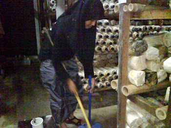 kerja-kerja pembersihan pondok sedang dijalankan