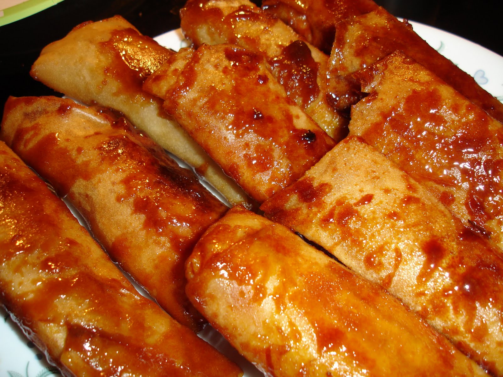 My Journey to Domestic Diva-ness: Sweet and Crispy Turon