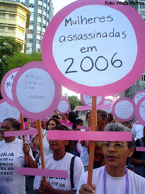 Vigília pelo fim da violência contra a mulher