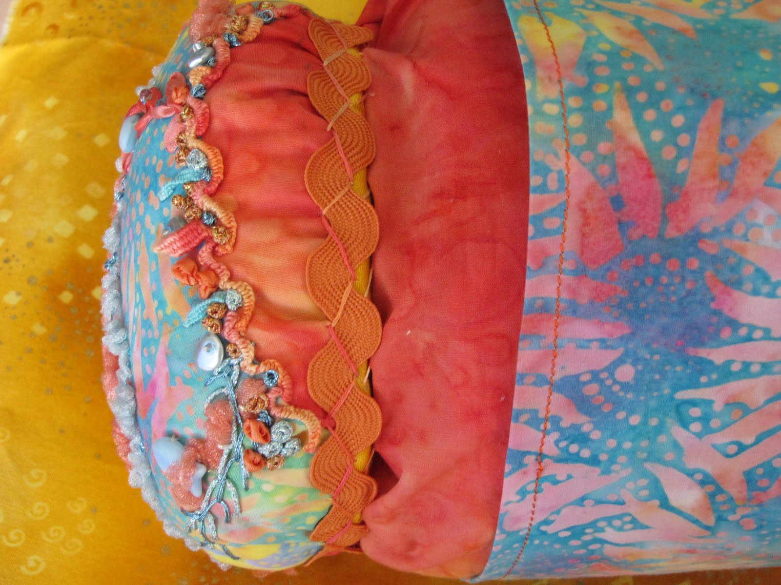 CJ STITCHING AND BLOOMS TUTORIAL ON CREATING A NEELDE LACE PILLOW