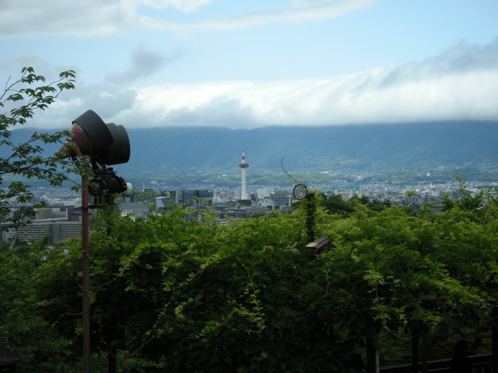 [kyoto+tower+kiomizudera+view.JPG]