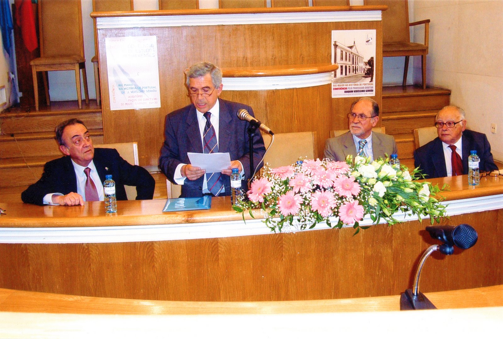 [Prof.+Feliciano_03.jpg]