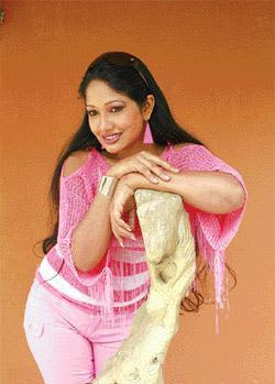 srilanka actress Piyumi Botheju
