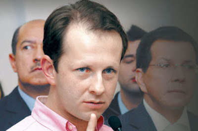 andres felipe arias ministro alvaro uribe corrupto profugo de la justicia andres felipe arias profugo justicia ministro corrupto gobierno uribe blog bogota