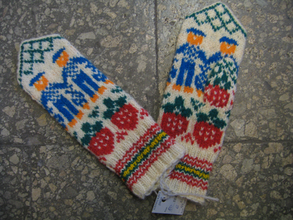 [mittens2.jpg]