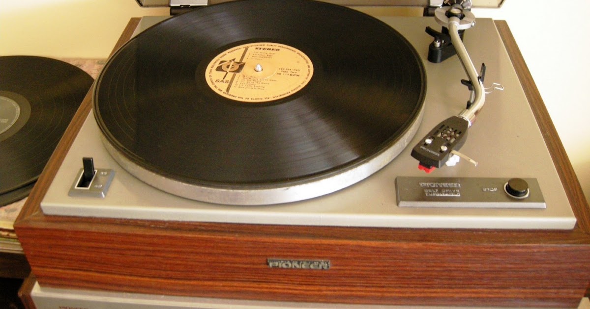Malaysian Antiques: Record Player