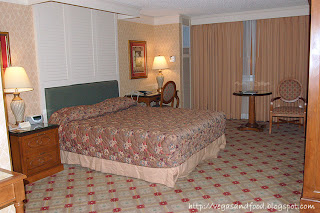 Vegas And Food Mirage Hotel Room 2008