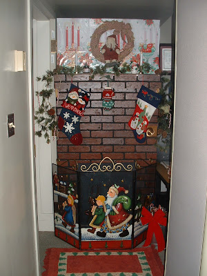 Office+Christmas+Door+Decorating+Contest Nettie's Stuff N' More: CHRISTMAS DOOR DECORATION CONTEST - 2005