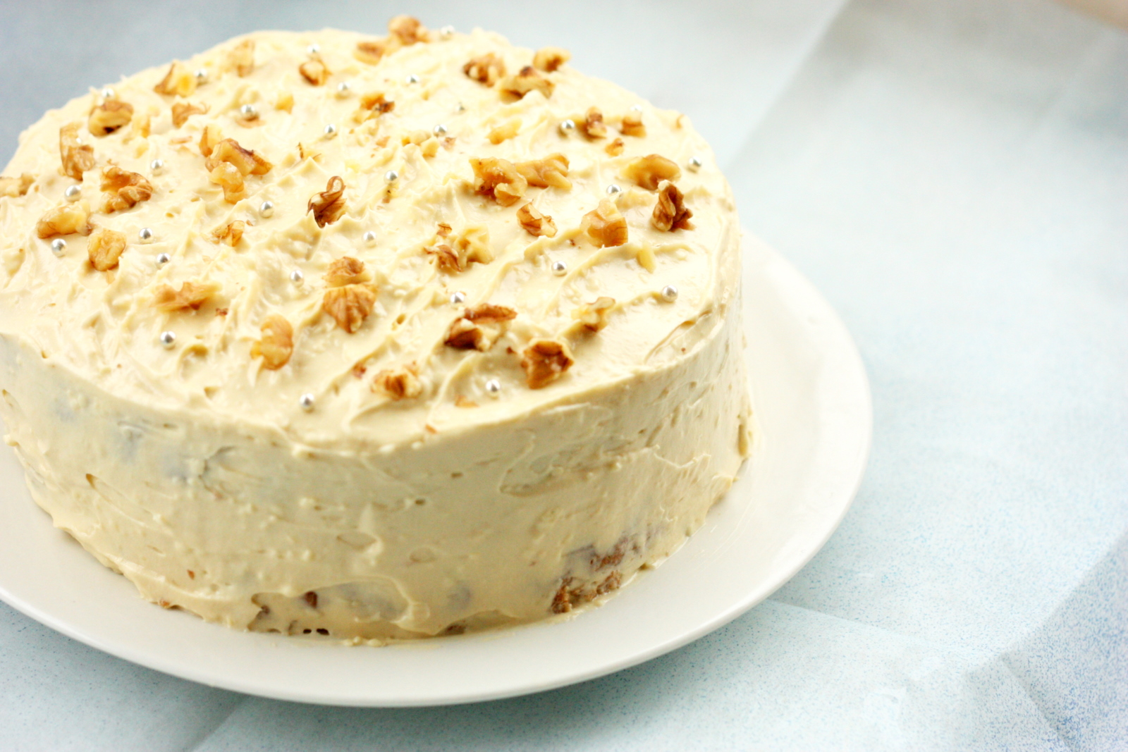 baking = love Ottolenghi's Apple and Olive Oil Cake with Maple Cream