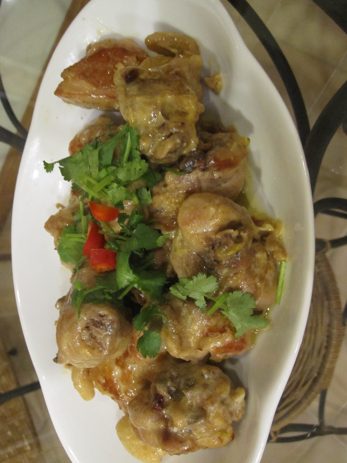 Bouche bebe Chicken with lemongrass and chilli (Ga xao xa ot) and