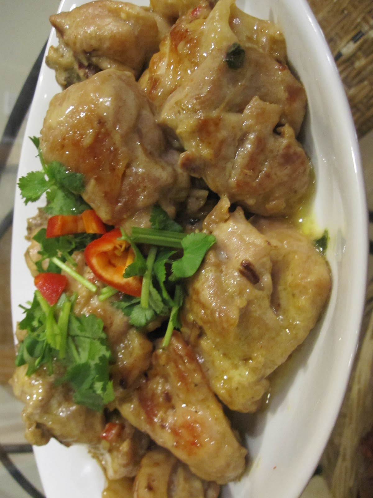 Bouche bebe Chicken with lemongrass and chilli (Ga xao xa ot) and