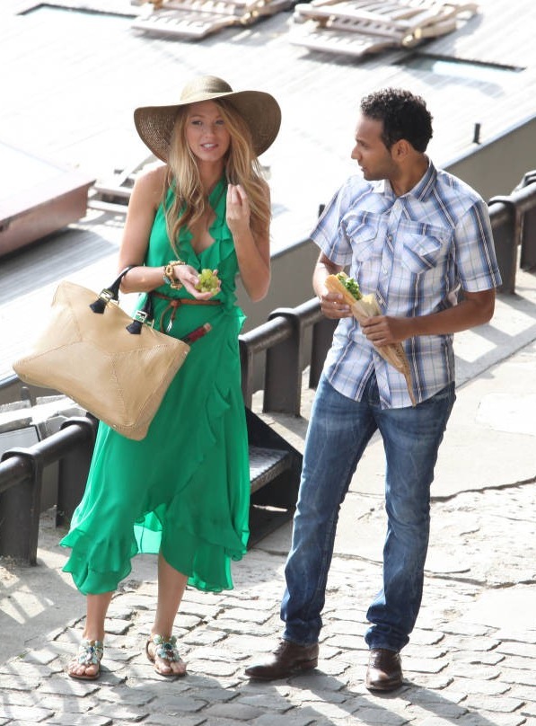 Gossip Girl in Paris! The Lilac Mannequin