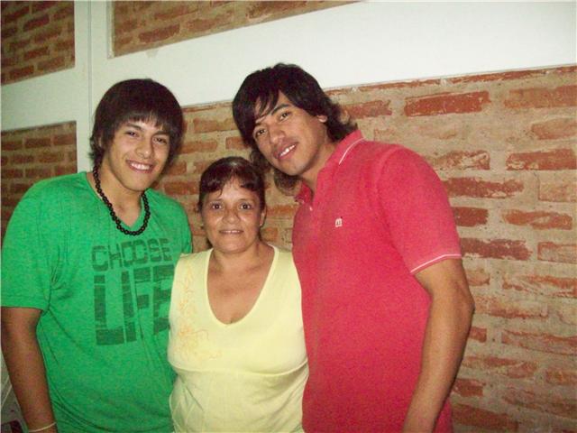 LA TIA Y LOS PRIMOS