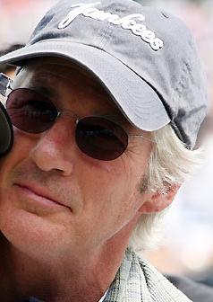 [Richard_Gere_sun_glasses.JPG]