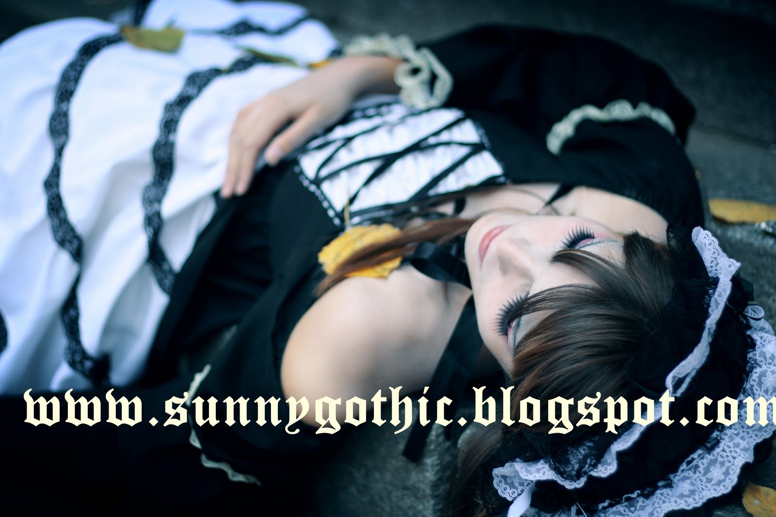 http://2.bp.blogspot.com/_7qQkPoB4Mrg/TK0cP54j5-I/AAAAAAAAAEg/LrIuB1Sr6Bk/s1600/Gothic%2BDoll.jpg