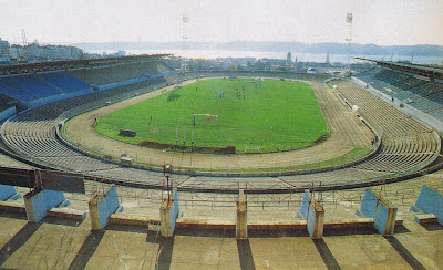 Stades à l'ancienne - Page 3 7+-+Belenenses+Estadio+do+Restelo+1991
