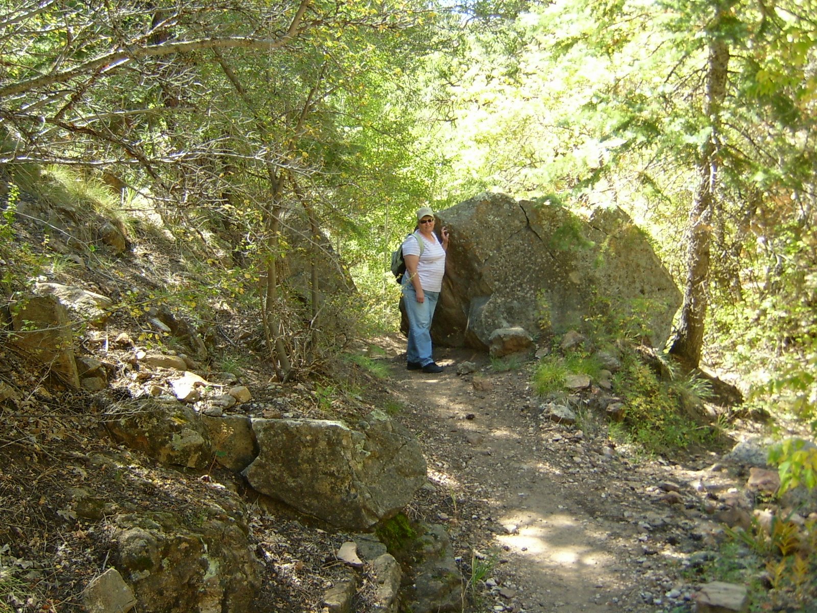 [cliff+spring+trail+03.JPG]