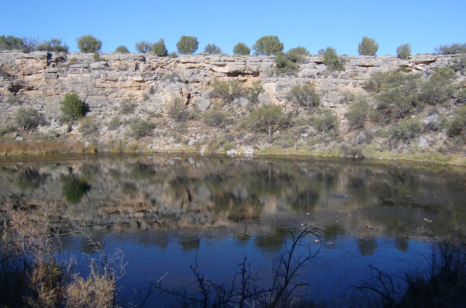 [montezuma+castle+09.JPG]