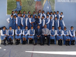 ALUMNAS DE LA I.E. "NUESTRA SEÑORA DE FÁTIMA"-AYACUCHO