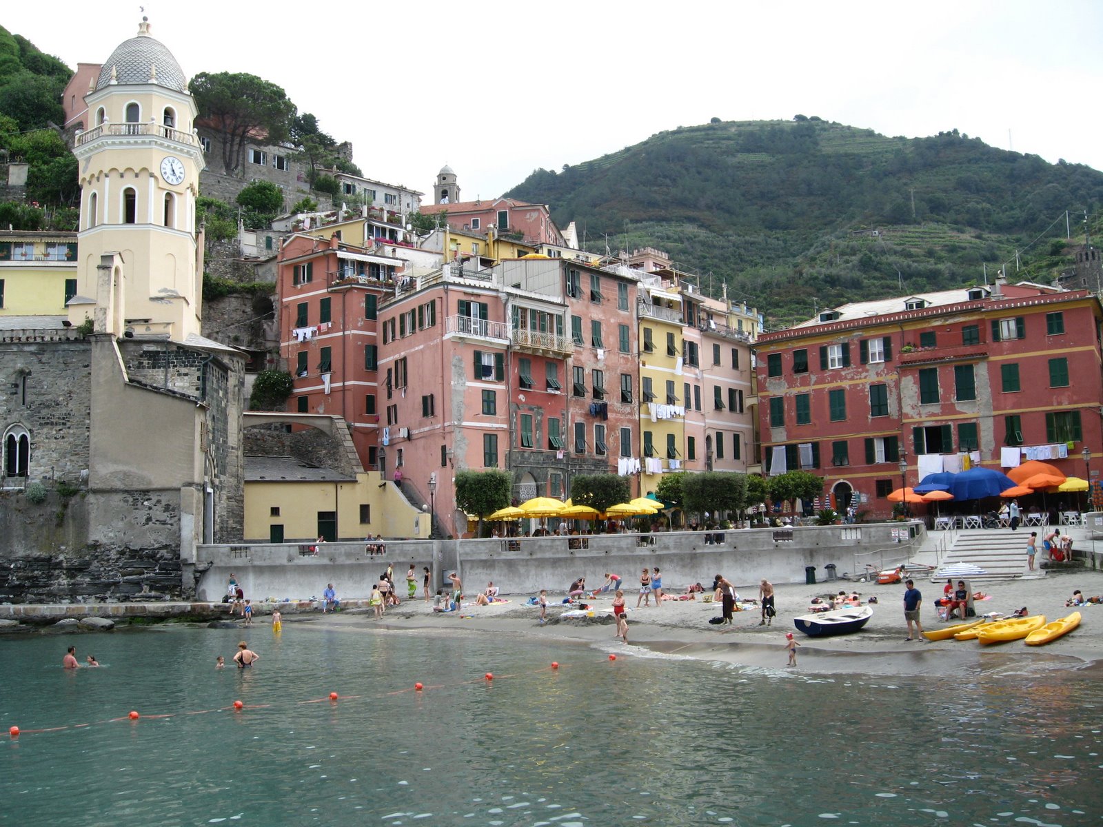 [beach+at+vernazza.jpg]