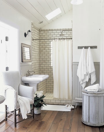 [Bathroom-Plank-Wood-Flooring-HTOURS0206-de.jpg]