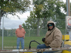 Sandi's husband Louie came to bid us adieu. That's the 'lock guy' on the cart.