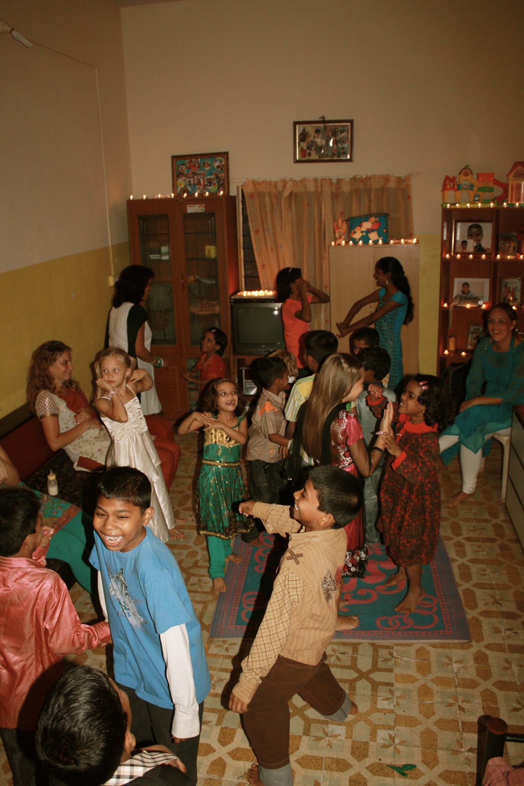 Diwali Wallpapers Free: Diwali Dance 8