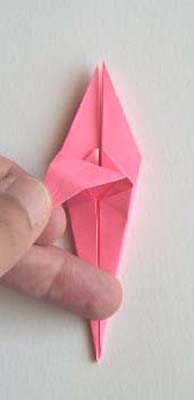 [19-origami-lily.jpg]