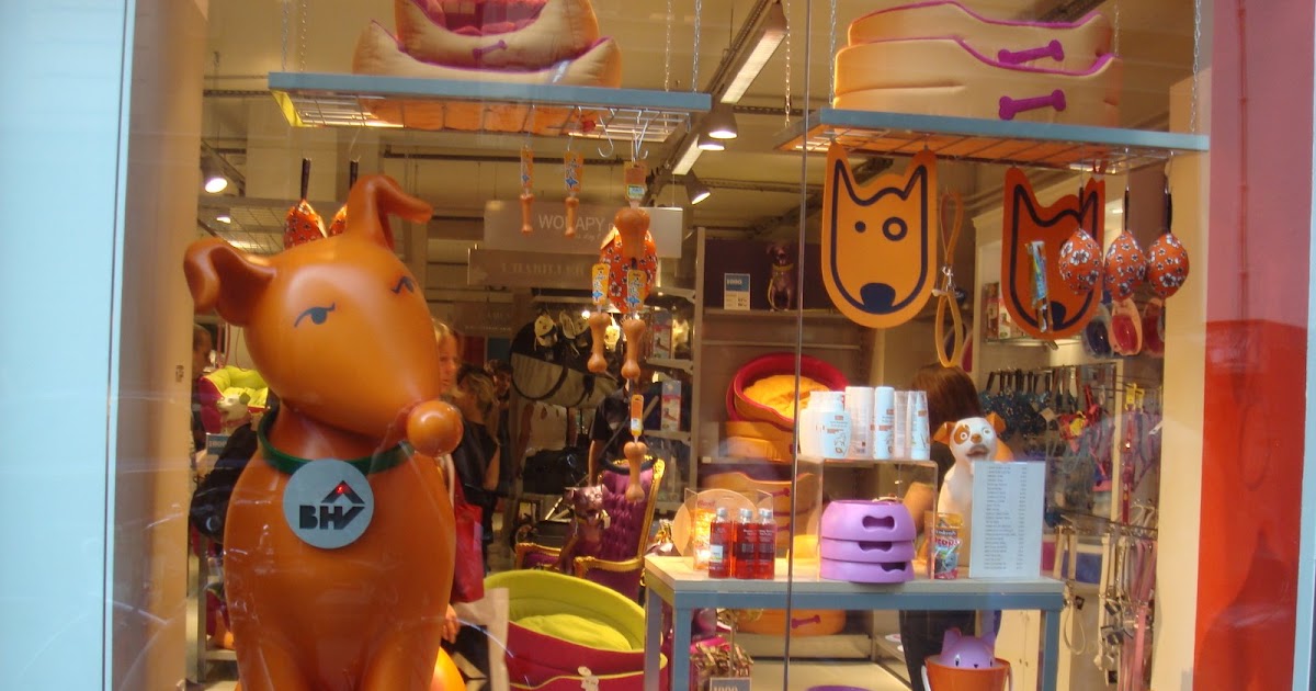 Raoul's Travels BHV Pet Store in Paris