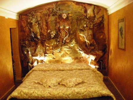 La sTaNzA Da LeTtO Di LuIs IfEr