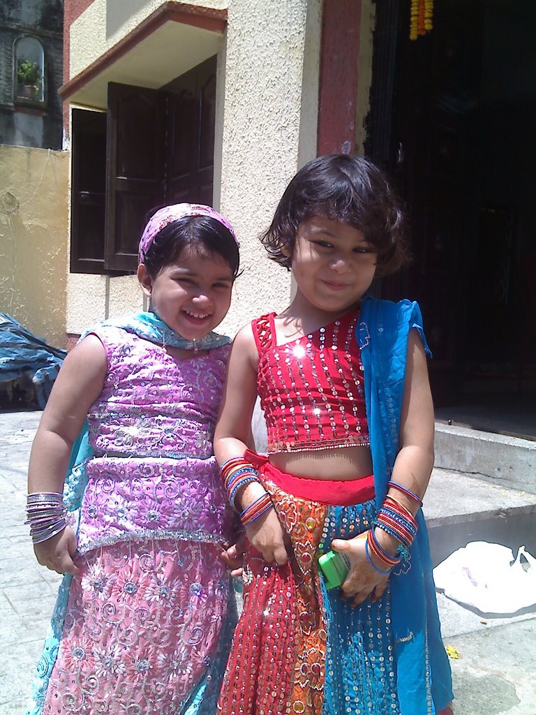 [shreya+komal.JPG]