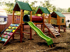 parque de tres torres mas casita de muñecas de madera