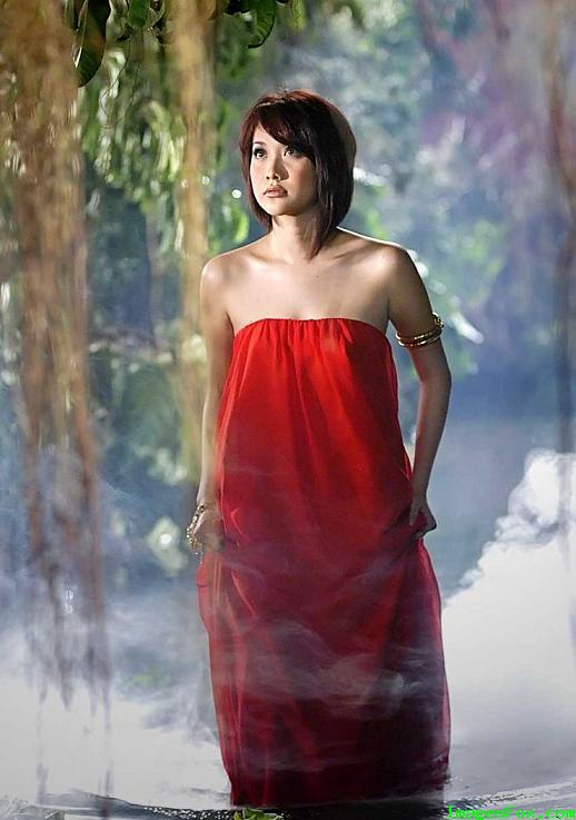 Bunga Citra Lestari telanjang