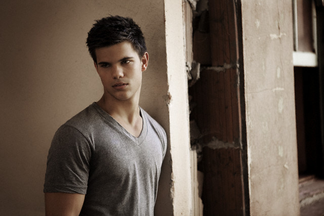 [Taylor-Lautner-Mens-Health-6.jpg]