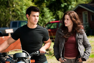 Jacob (Taylor Lautner) and Bella (Kristen Stewart) - Twilight Eclipse