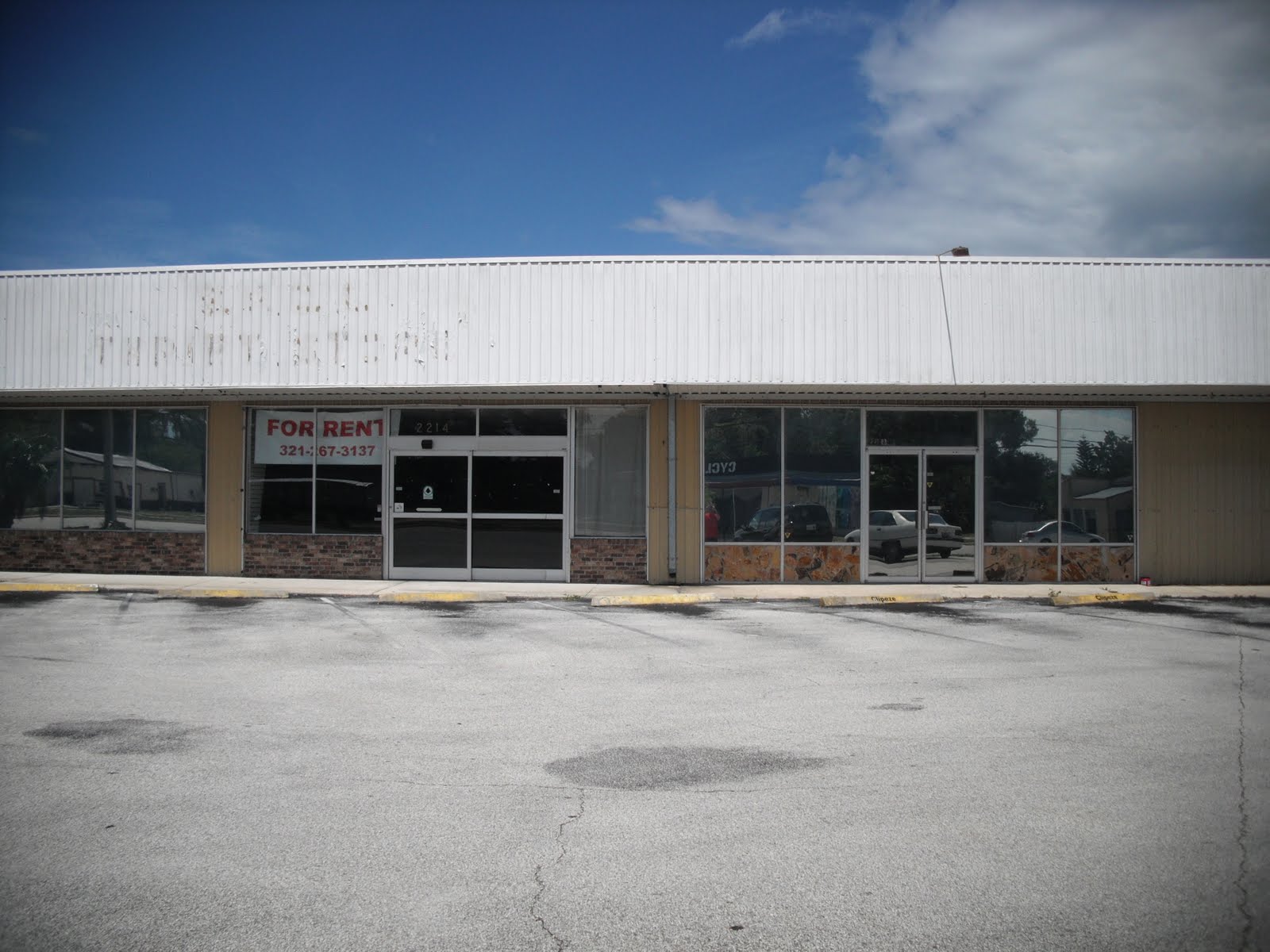 [thrift.store.JPG]
