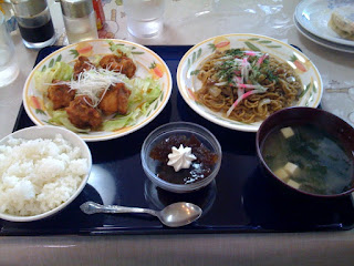 吉川市レストランこはまやの焼きそば唐揚げセット